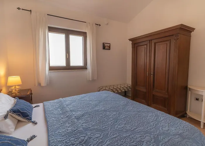 House Ruzmarin